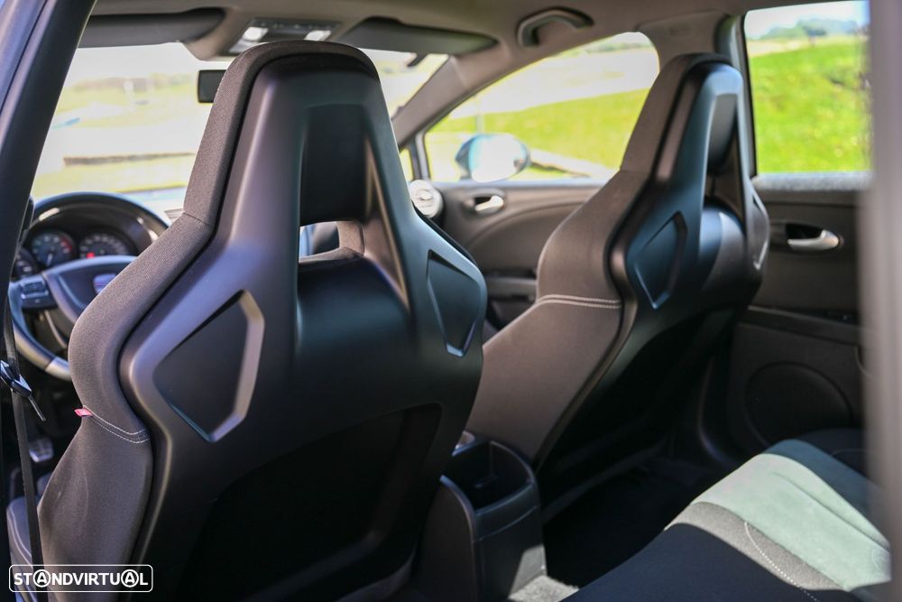 SEAT Leon 2.0 TSI Cupra R - 40