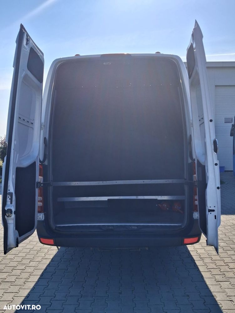 Mercedes-Benz Sprinter - 12