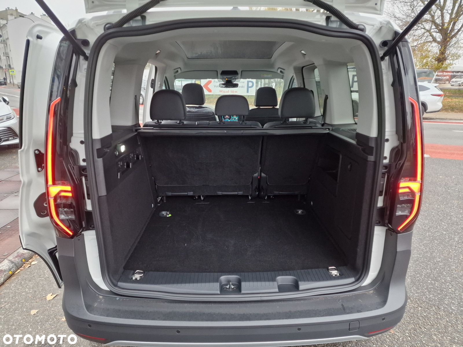 Volkswagen Caddy - 10