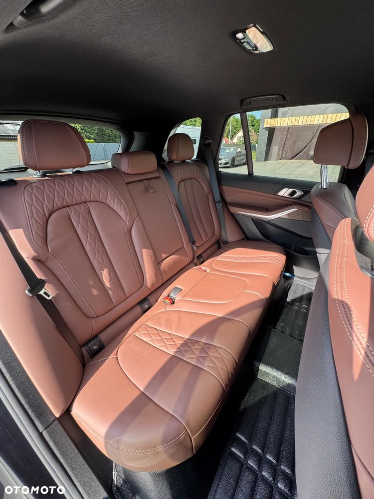 BMW X5 M M50d - 13