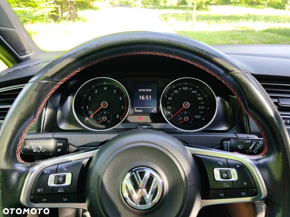 Volkswagen Golf - 18