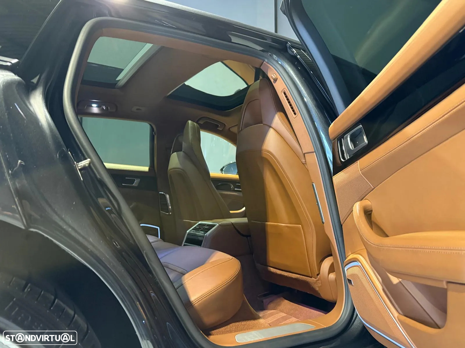 Porsche Panamera Sport Turismo 4 E-Hybrid - 21