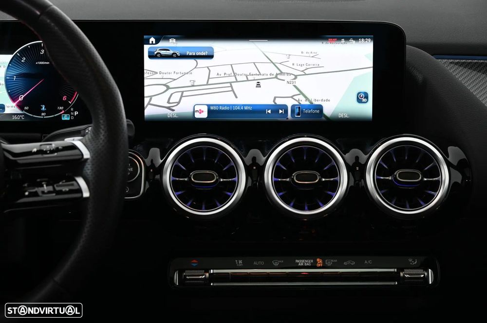 Mercedes-Benz GLA 200 d AMG Line - 18
