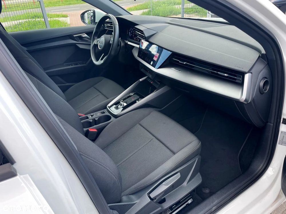 Audi A3 Sportback 30 TFSI mHEV S tronic - 12