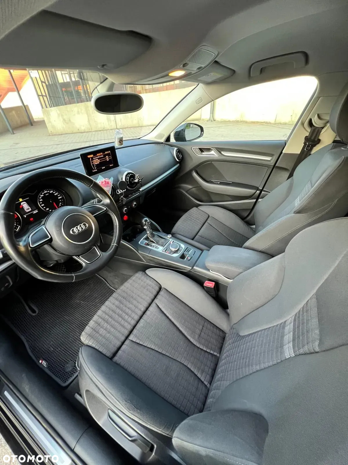 Audi A3 1.6 TDI DPF Ambiente S tronic - 11