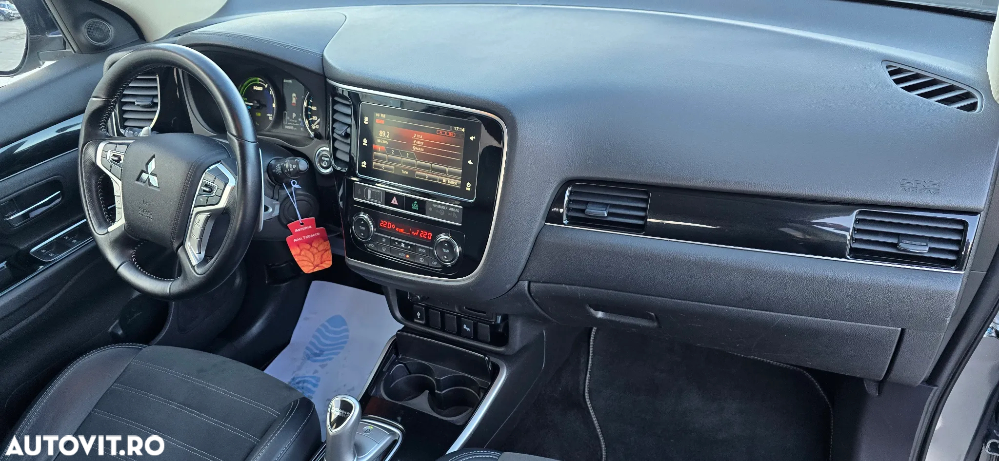Mitsubishi Outlander 2.4 4WD Plug-In Hybrid - 17