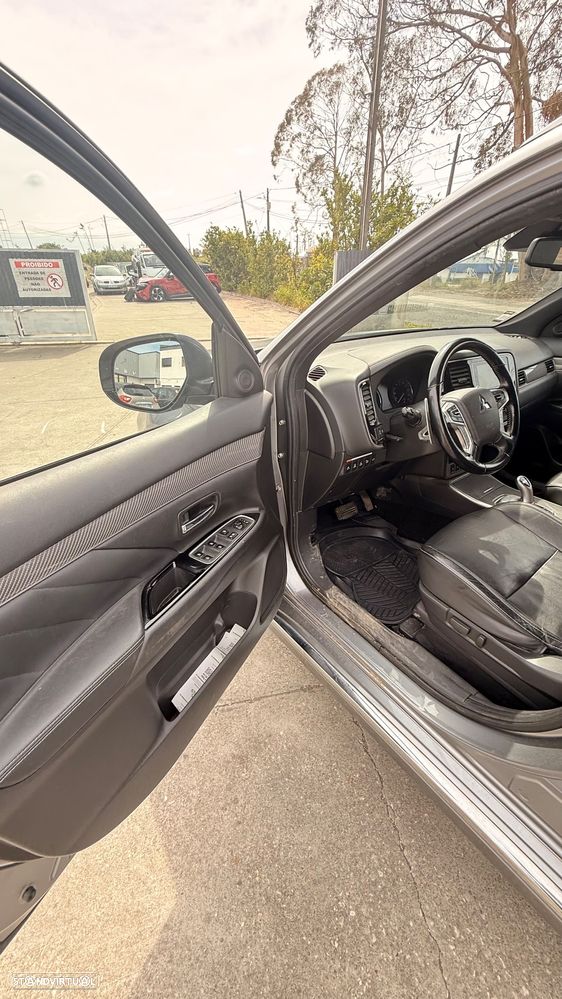 Mitsubishi Outlander - 9