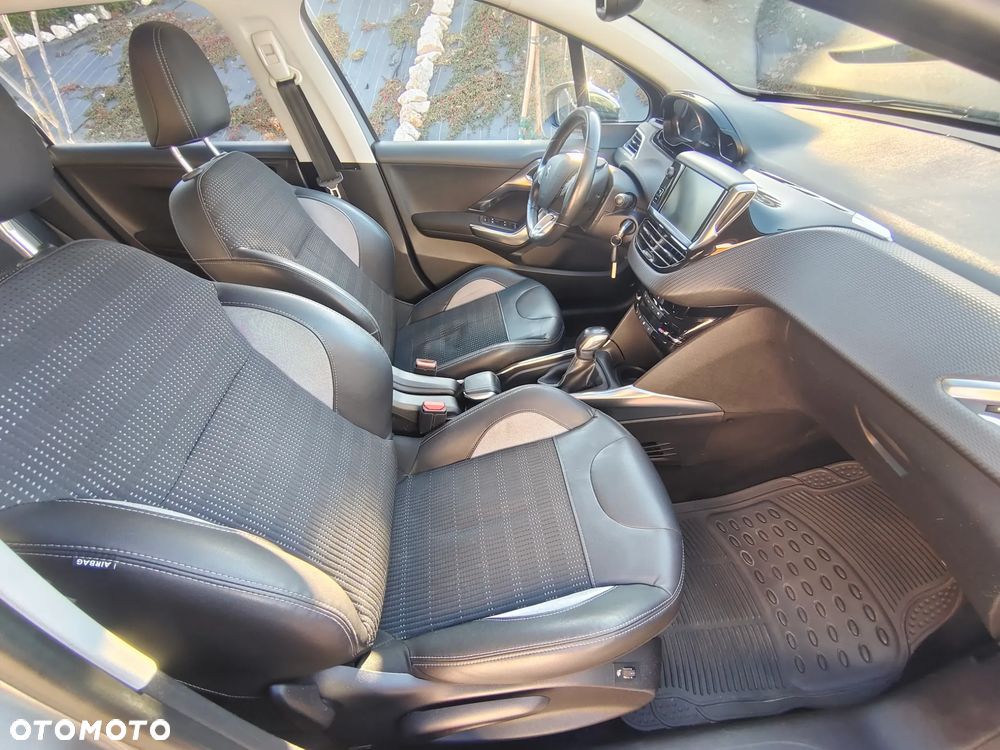 Peugeot 2008 1.2 VTi Allure - 10
