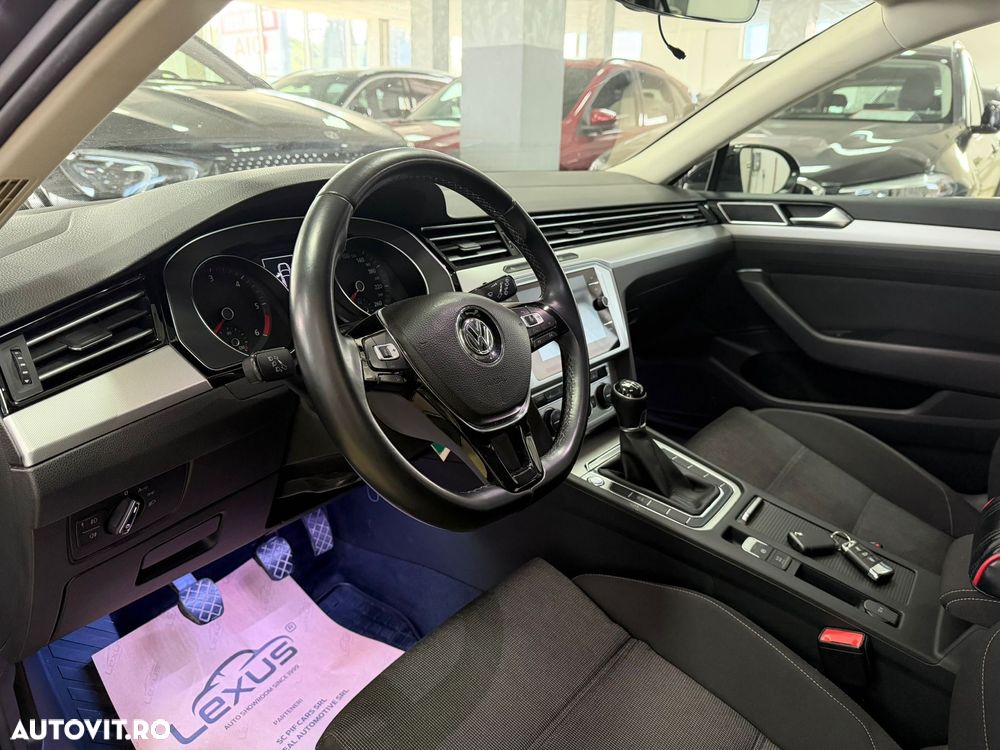 Volkswagen Passat 2.0 TDI (BlueMotion Technology) Comfortline - 17