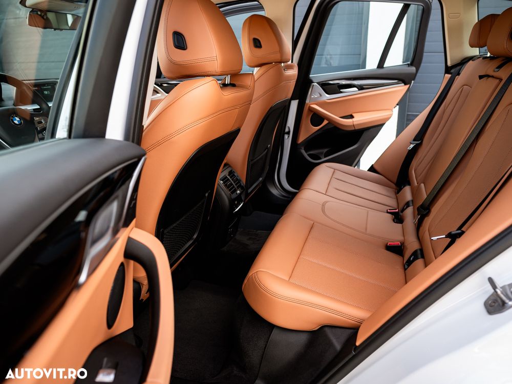 BMW X3 xDrive20d AT Luxury Line - 24