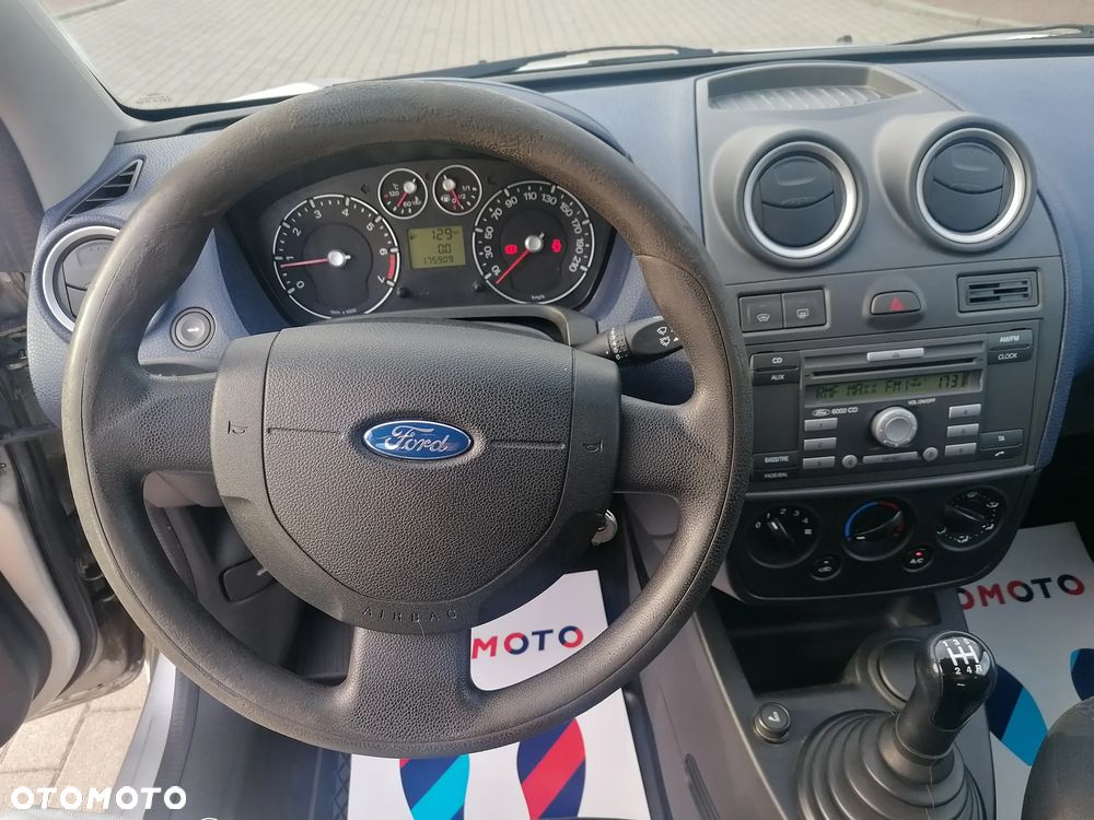 Ford Fiesta - 24