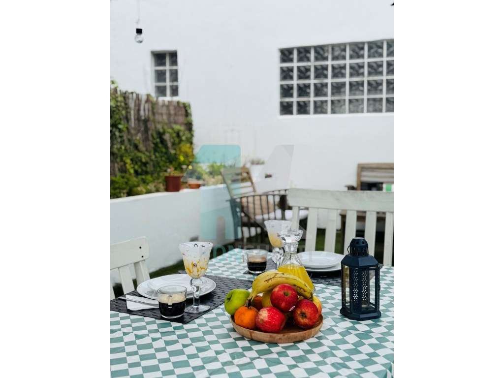 Moradia T3 + T2 em São João do Estoril - Alapraia - Grande imagem: 5/60