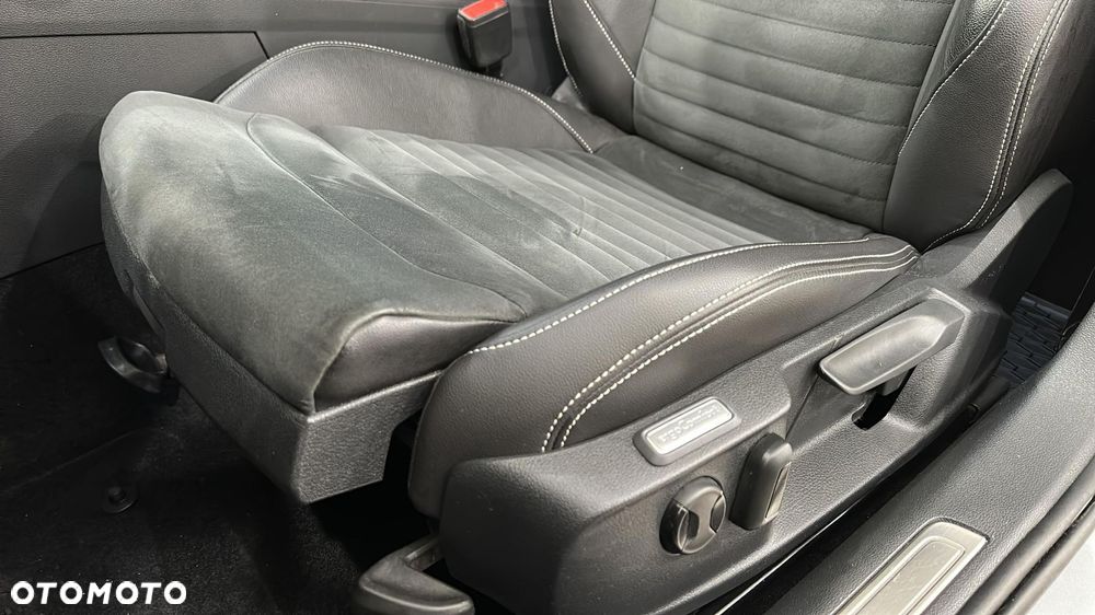 Volkswagen Passat - 16