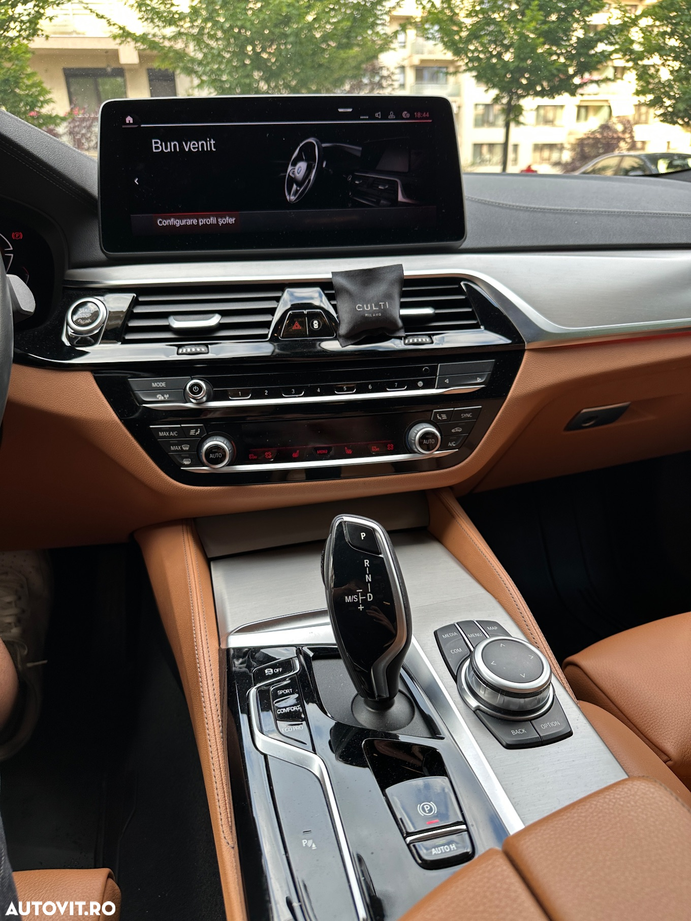 BMW Seria 5 530i xDrive AT MHEV - 9