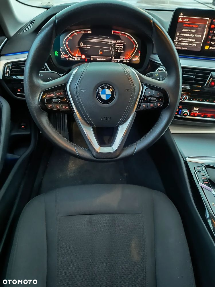 BMW Seria 5 520d xDrive - 14