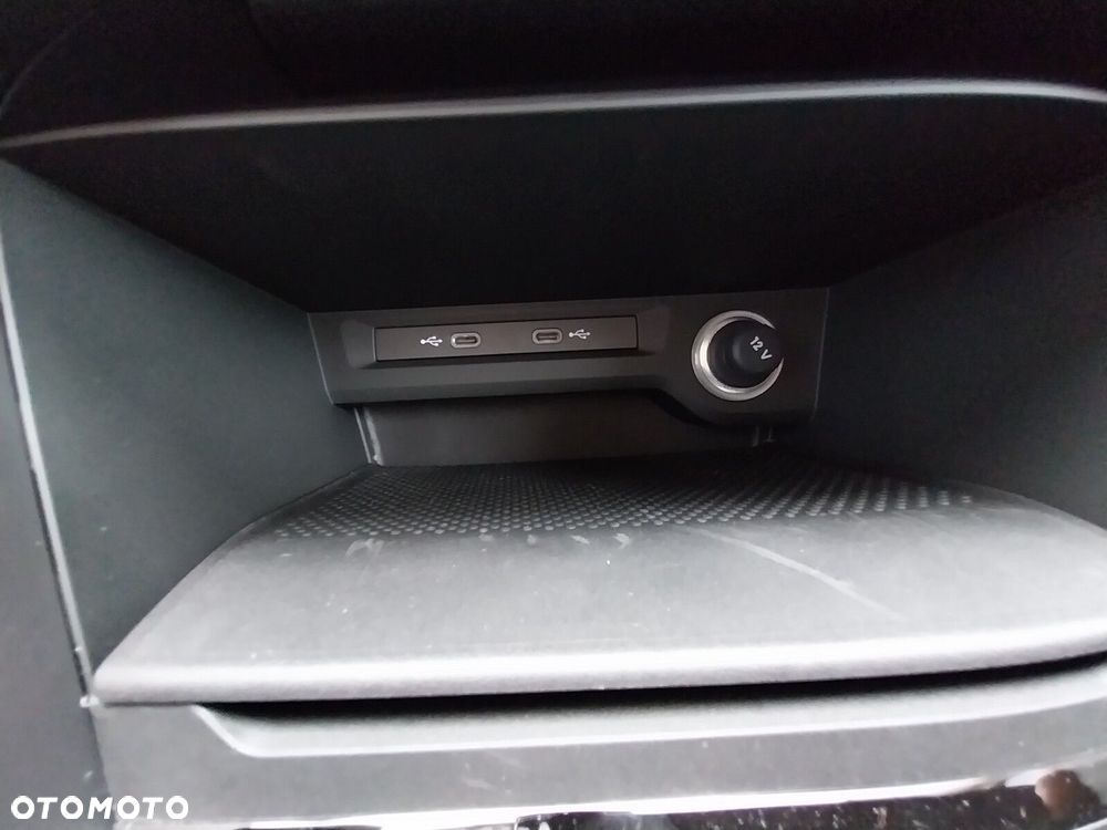 Volkswagen Touran - 30
