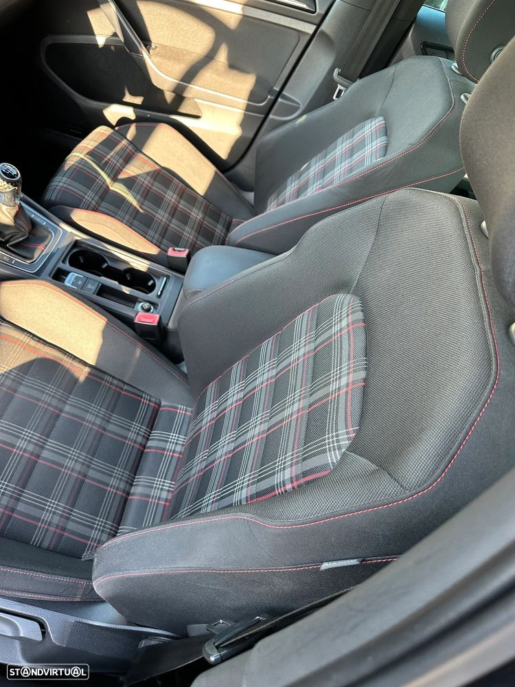 VW Golf GTI BlueMotion - 10