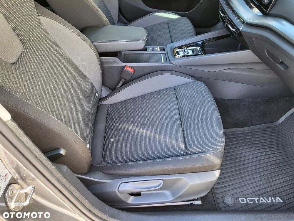 Skoda Octavia 2.0 TDI Ambition DSG - 9