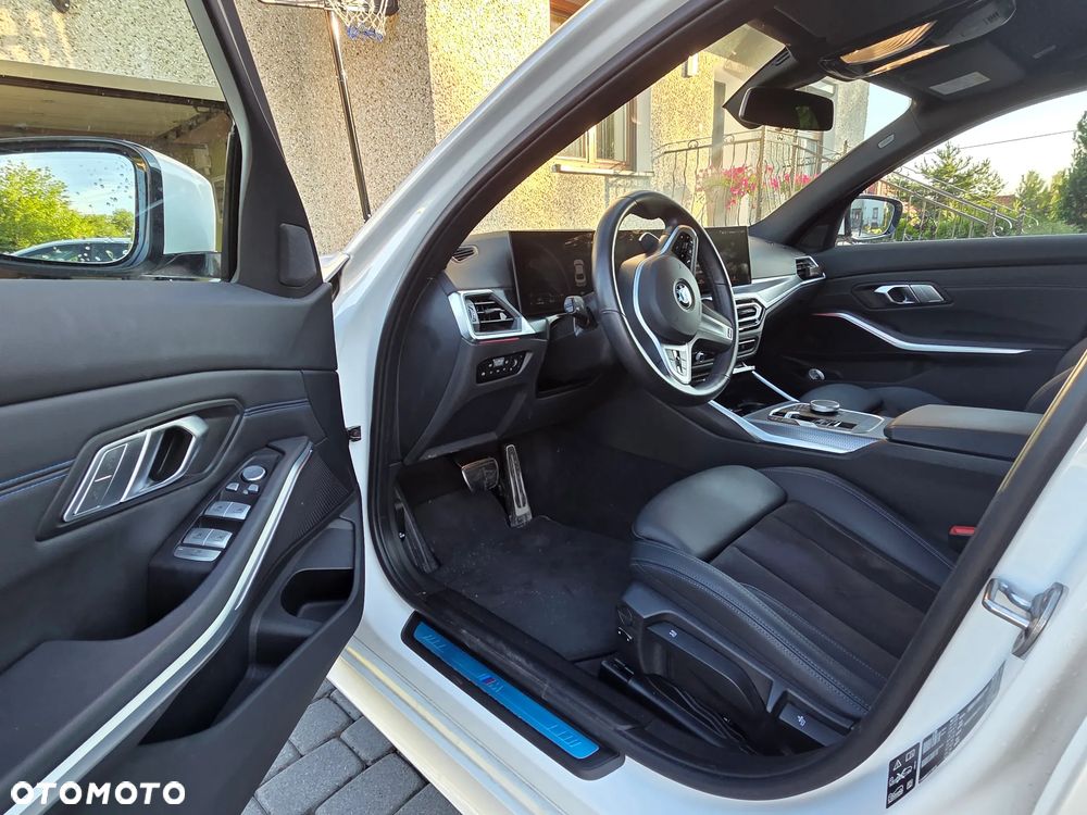 BMW Seria 3 320d xDrive mHEV M Sport - 10