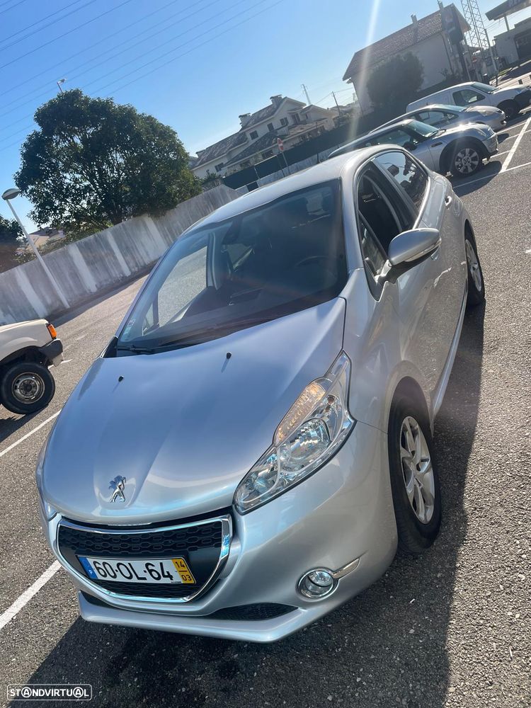 Peugeot 208 1.4 HDi Active - 1