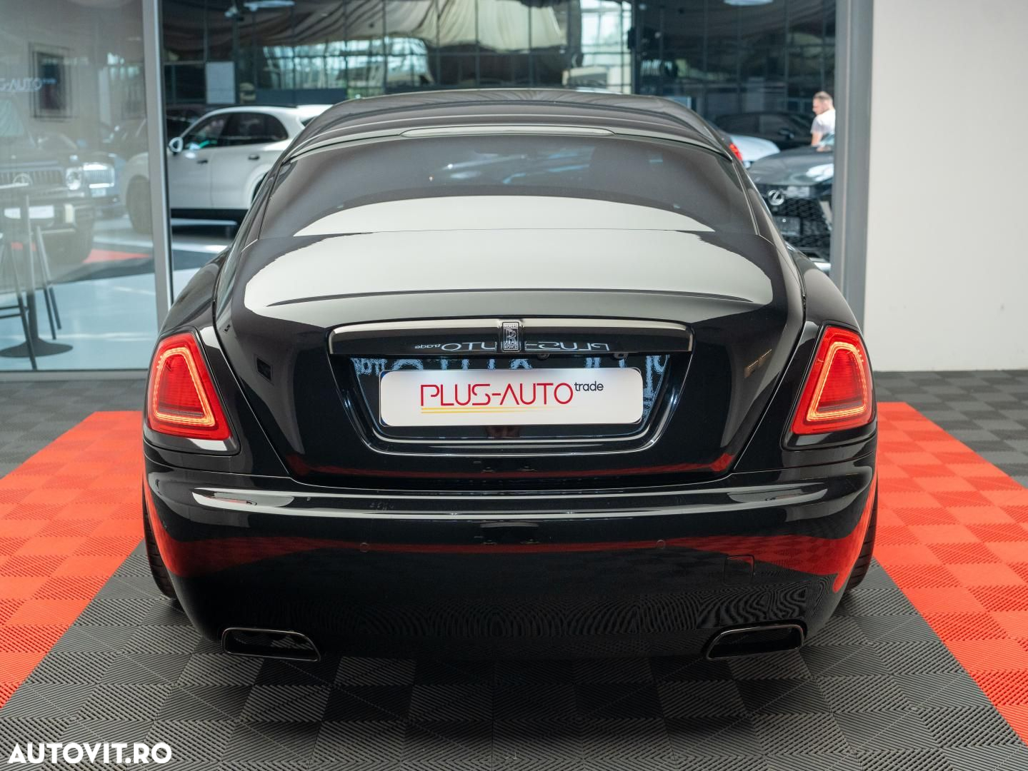 Rolls-Royce Wraith - 2