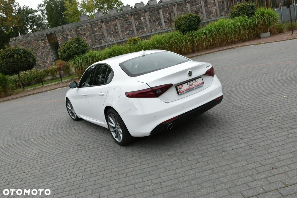 Alfa Romeo Giulia - 21