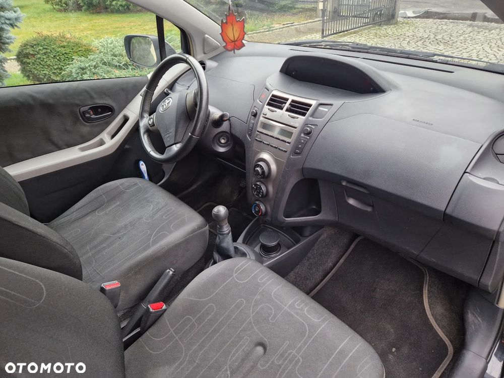 Toyota Yaris - 16