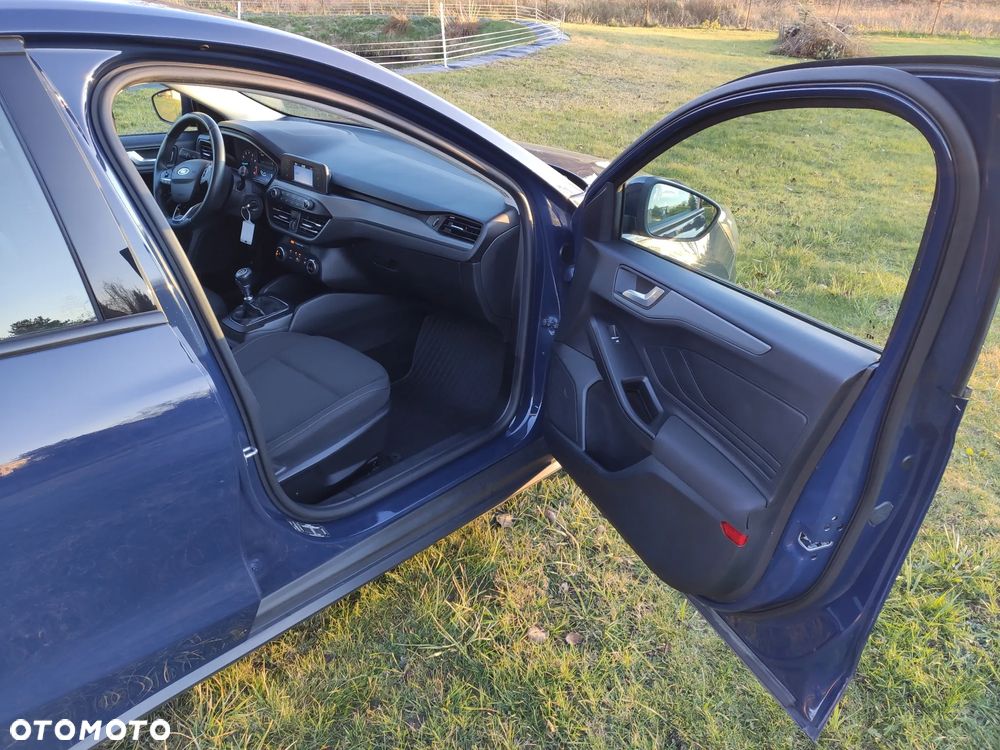 Ford Focus 1.0 EcoBoost Trend - 18