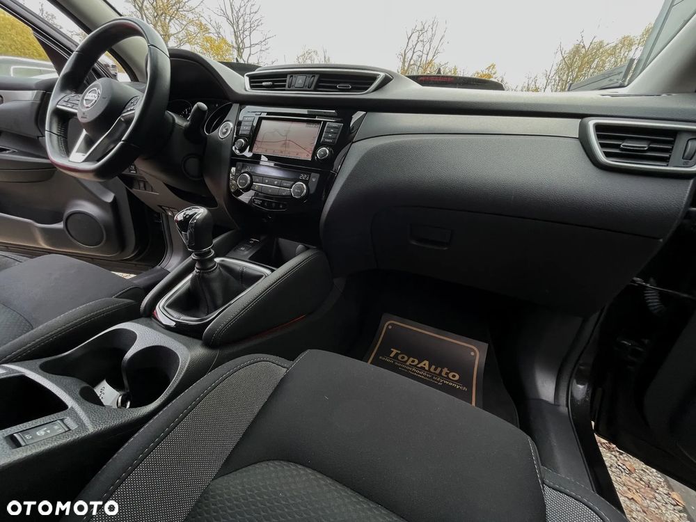 Nissan Qashqai 1.3 DIG-T TEKNA - 17