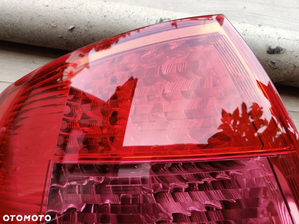 AUDI A8 D3 LAMPA TYL TYLNA LEWA BŁOTNIK IGŁA NIESPĘKANA - 10