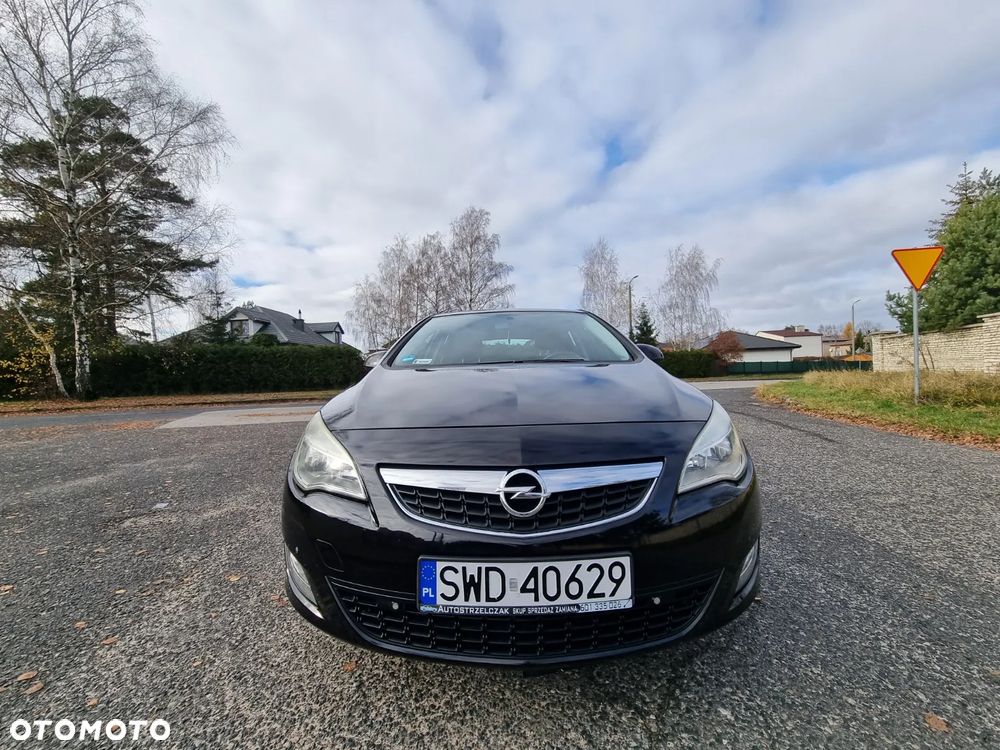 Opel Astra 1.4 T Enjoy S&S - 9