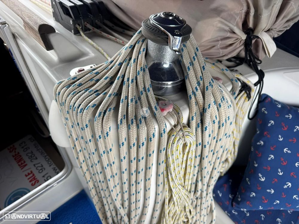 Beneteau Oceanis 381 Clipper - 27