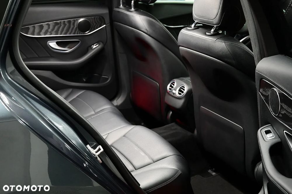 Mercedes-Benz Klasa C 180 AMG Line - 11