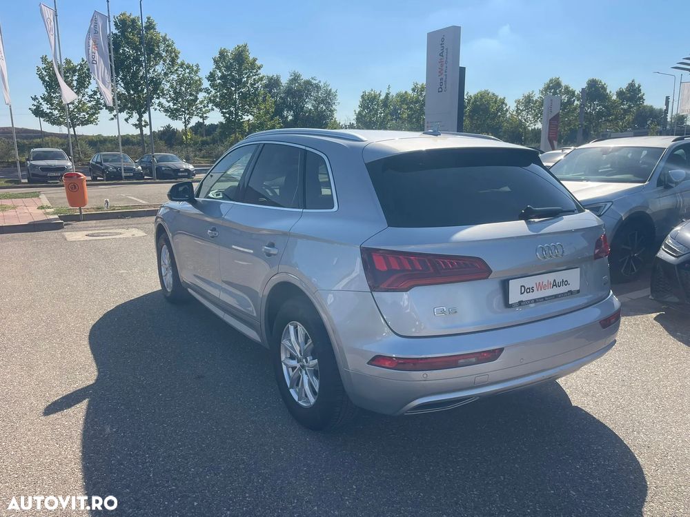 Audi Q5 2.0 40 TDI quattro S tronic Sport - 4