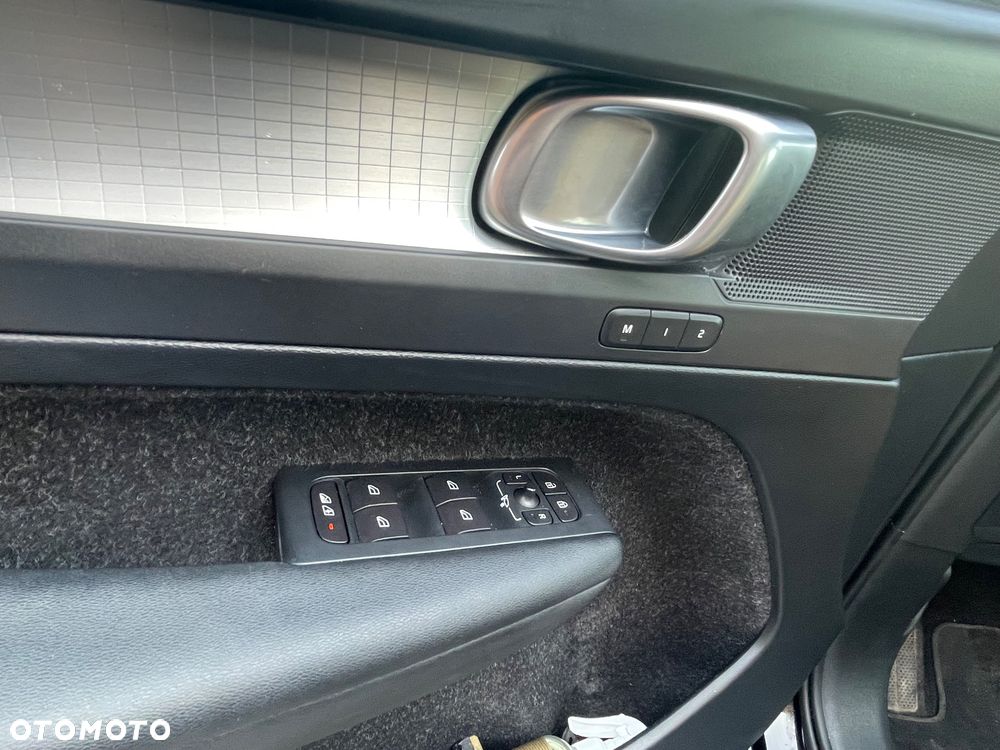 Volvo XC 40 T5 AWD Momentum - 37