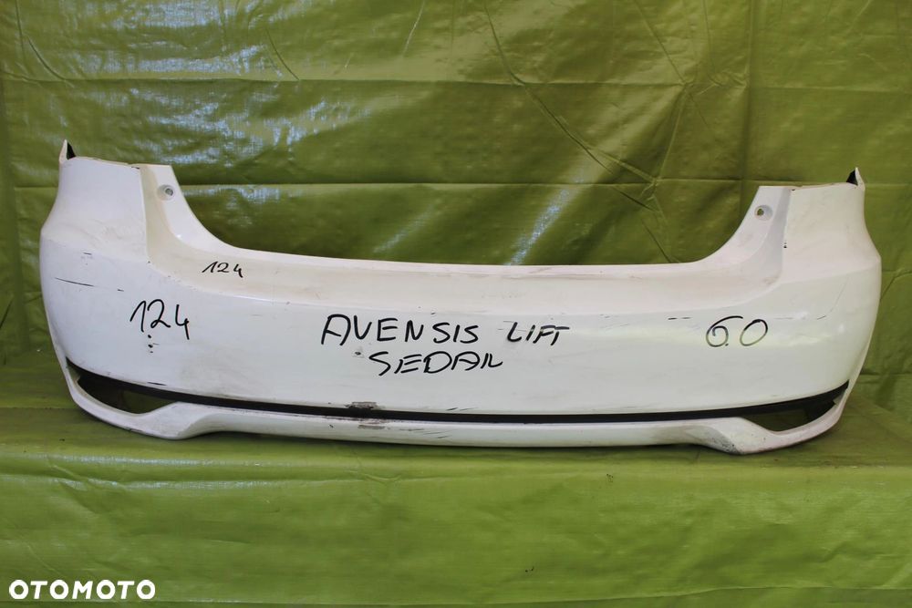 Zderzak tył Toyota Avensis III Sedan 2015-2018r. - 1