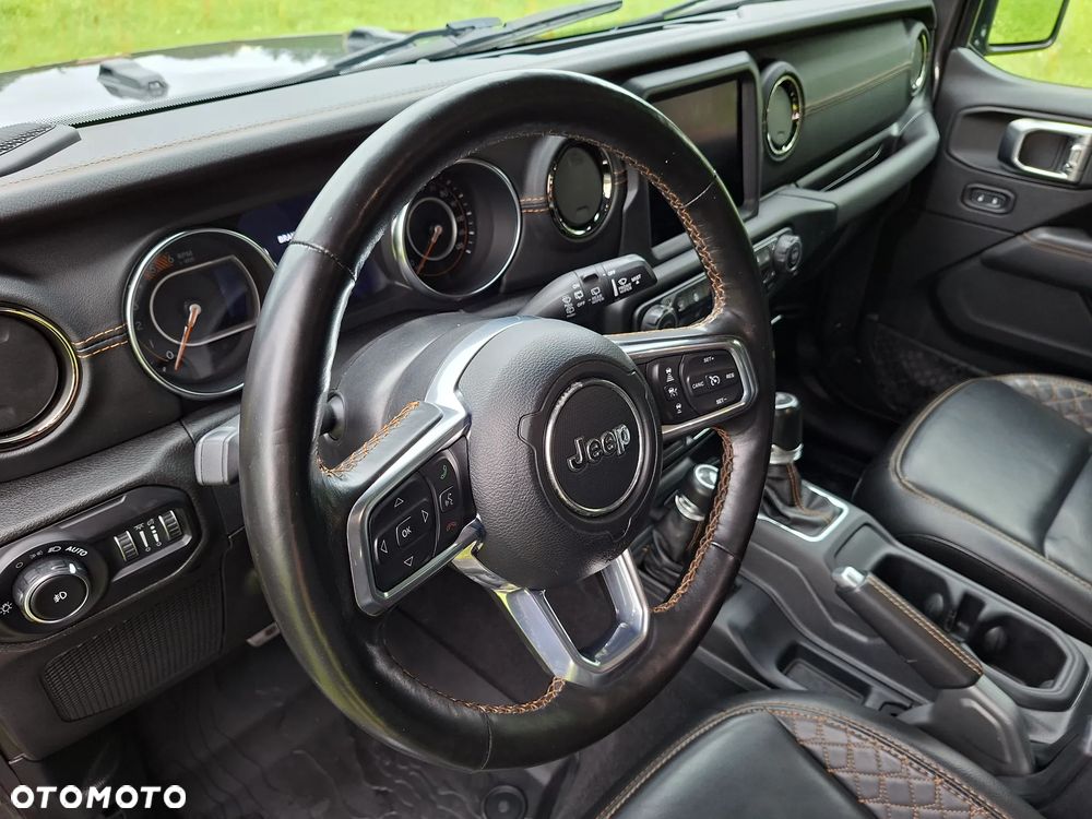 Jeep Wrangler - 12