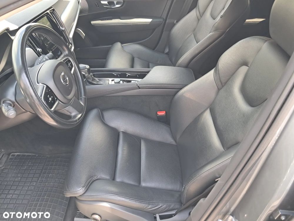 Volvo V90 D4 Momentum - 18