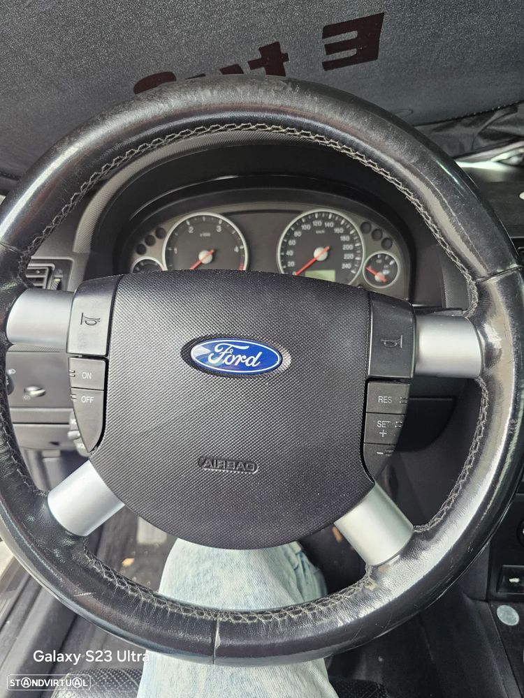 Ford Mondeo 2.0 TDdi Ghia - 4