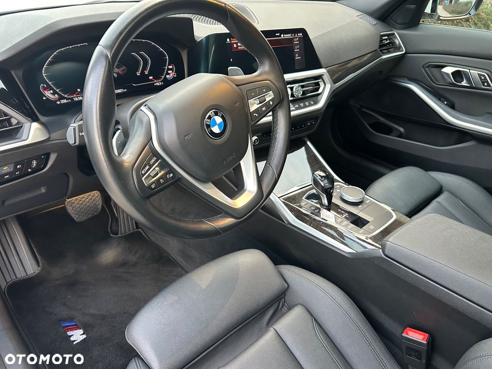 BMW Seria 3 330i M Sport sport - 4