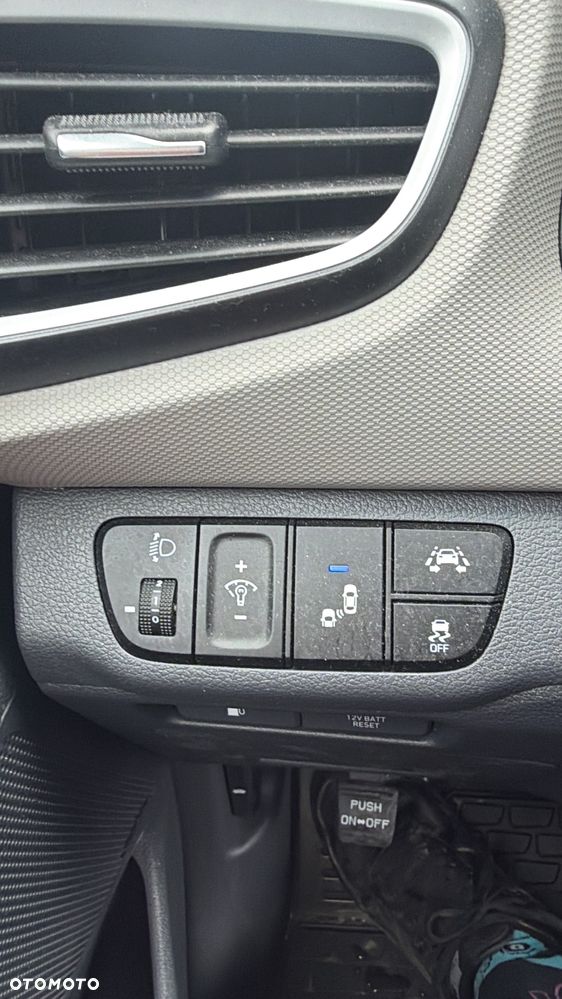 Hyundai IONIQ 1.6 GDI Premium - 30