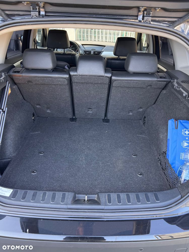 BMW X1 xDrive18d xLine - 9