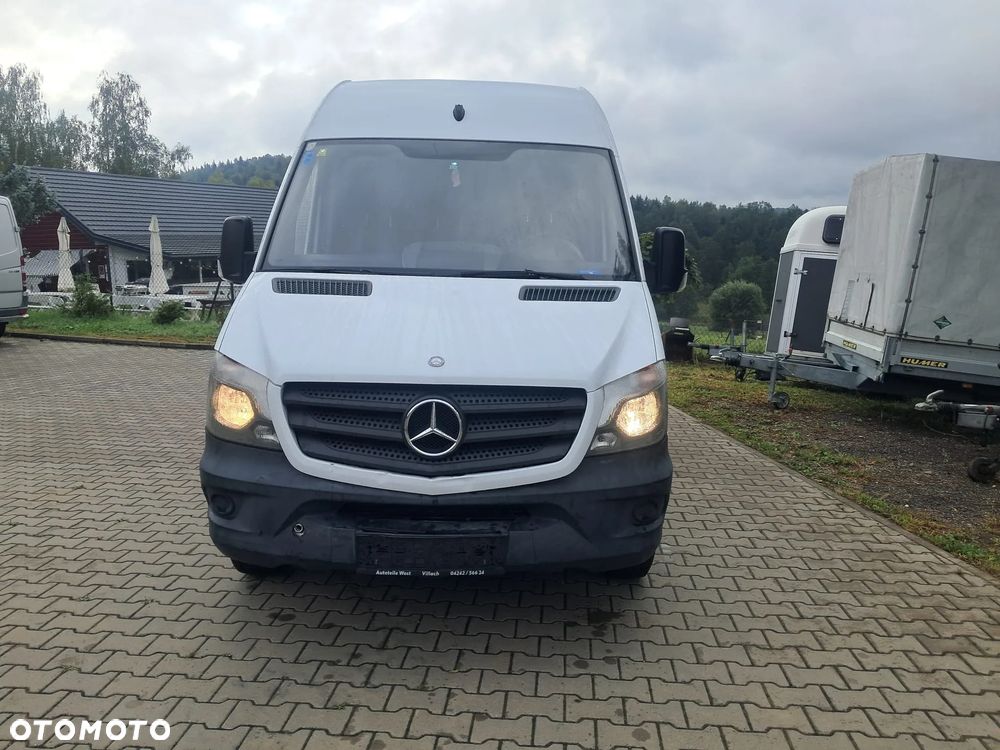 Mercedes-Benz Sprinter - 4
