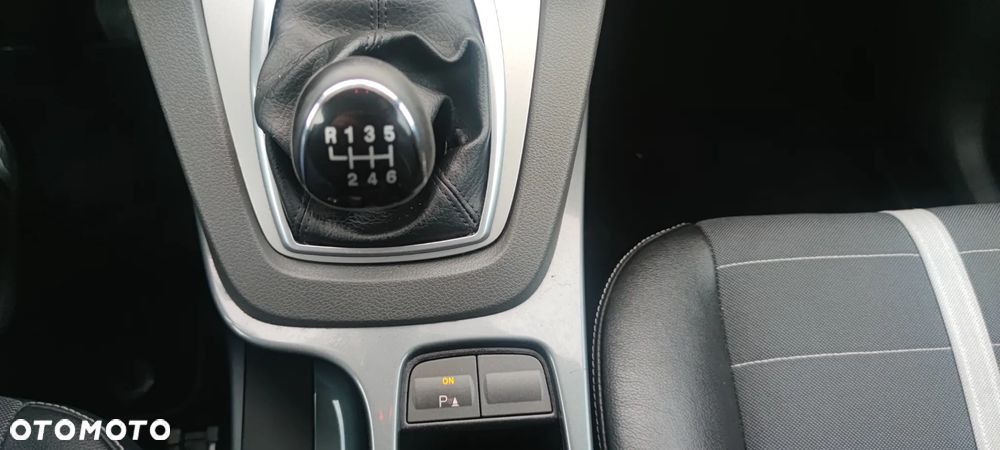 Ford Kuga 2.0 TDCi 4x4 Titanium - 25