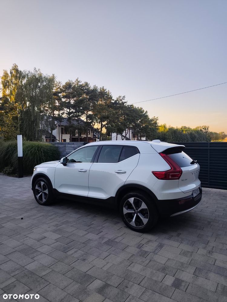 Volvo XC 40 B3 B DKG Plus Bright - 2