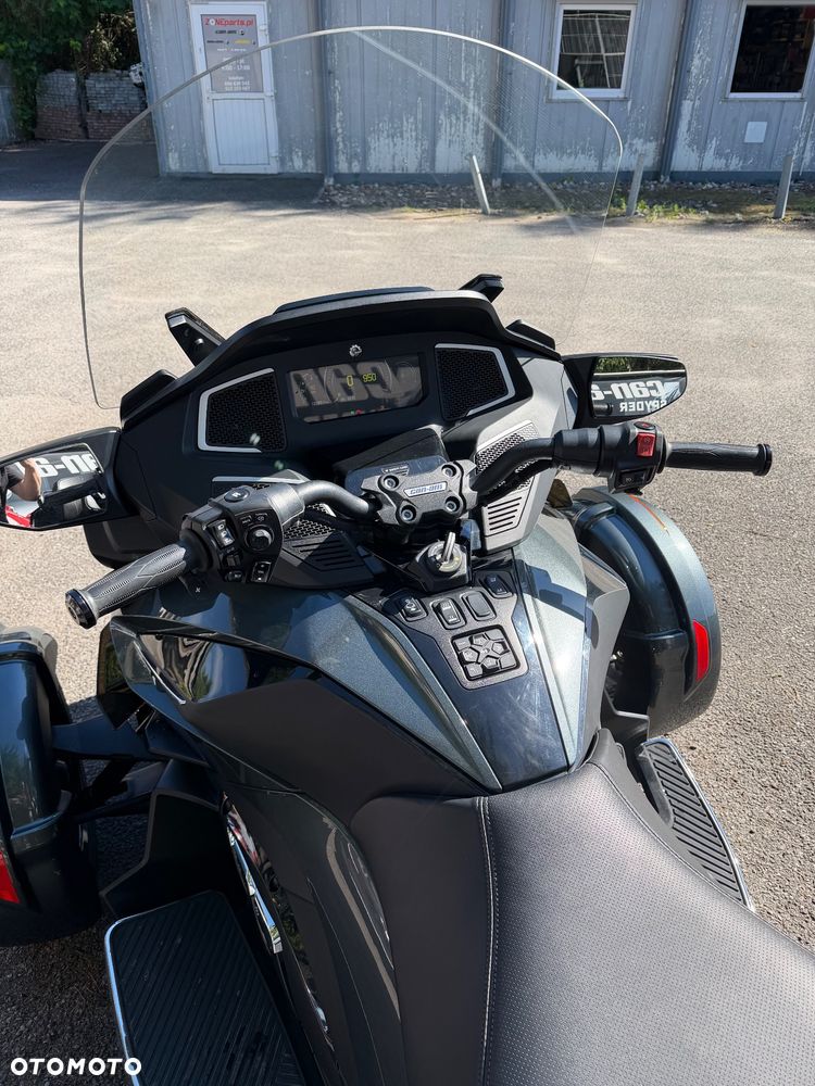Can-Am Spyder - 7
