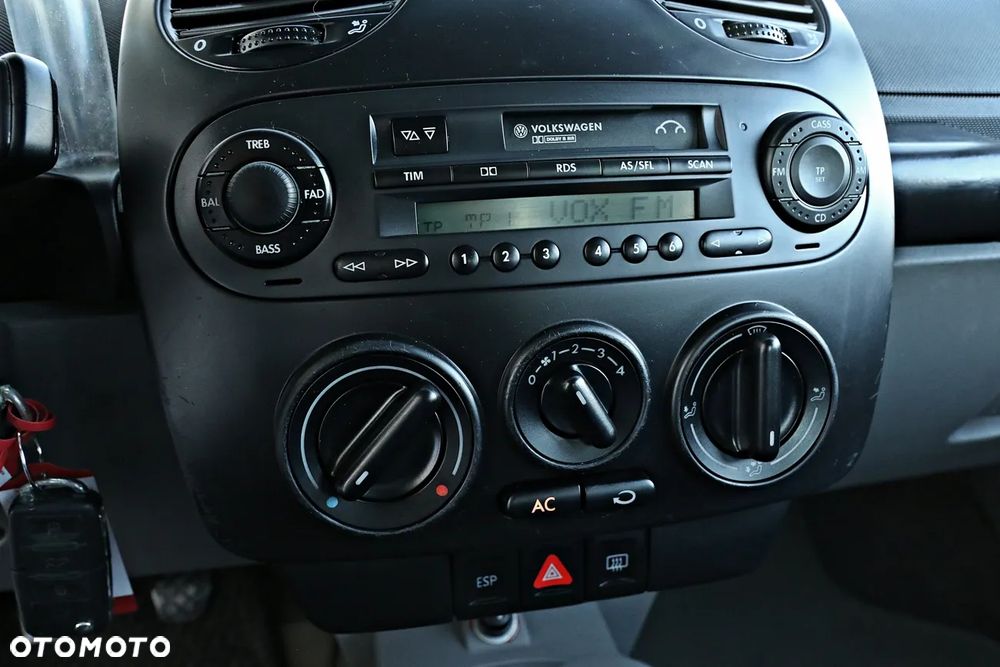 Volkswagen New Beetle - 36