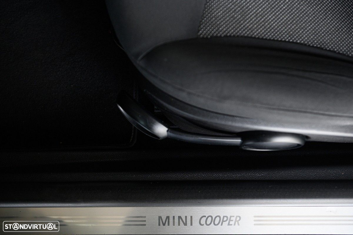 MINI 3 Portas Cooper D - 23
