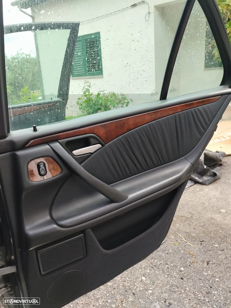 Mercedes-Benz E 200 Kompressor Classic - 21