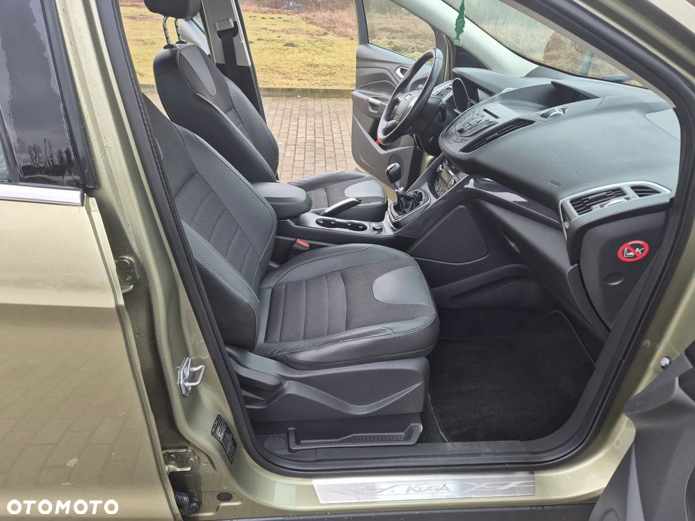 Ford Kuga 1.6 EcoBoost 2x4 SYNC - 17